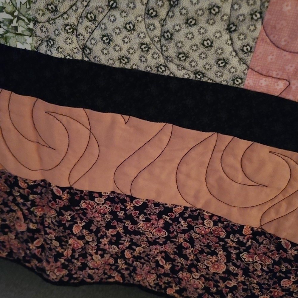 Handmade quilt "Chelsea Market" pattern, 93×93 - Picture 2 of 5